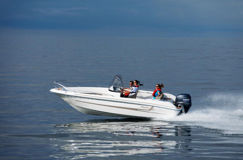 Катер Yamarin 61 CC